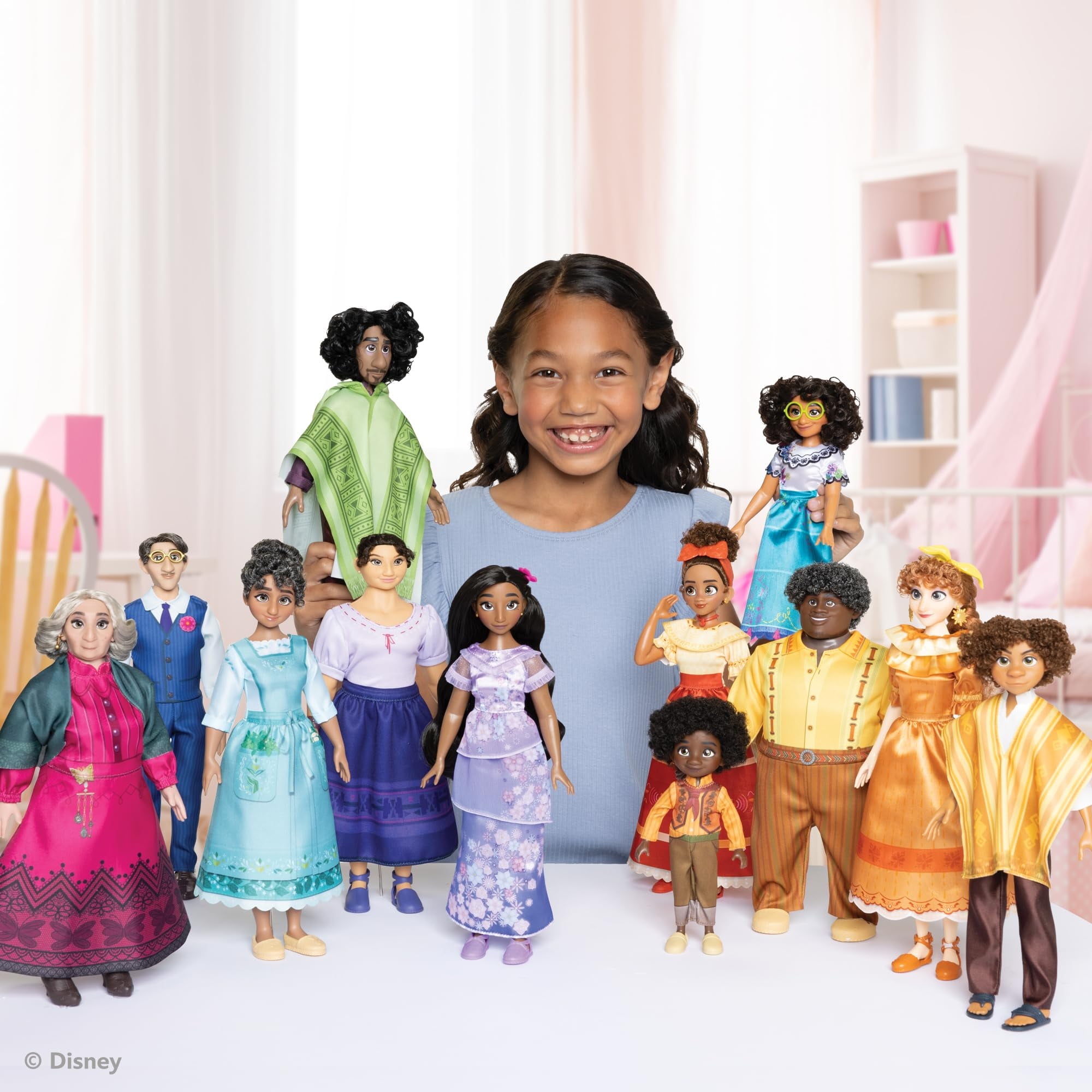 Disney Encanto Ultimate Madrigal Family Dolls Gift Set Includes 12 Dolls [ Exclusive]