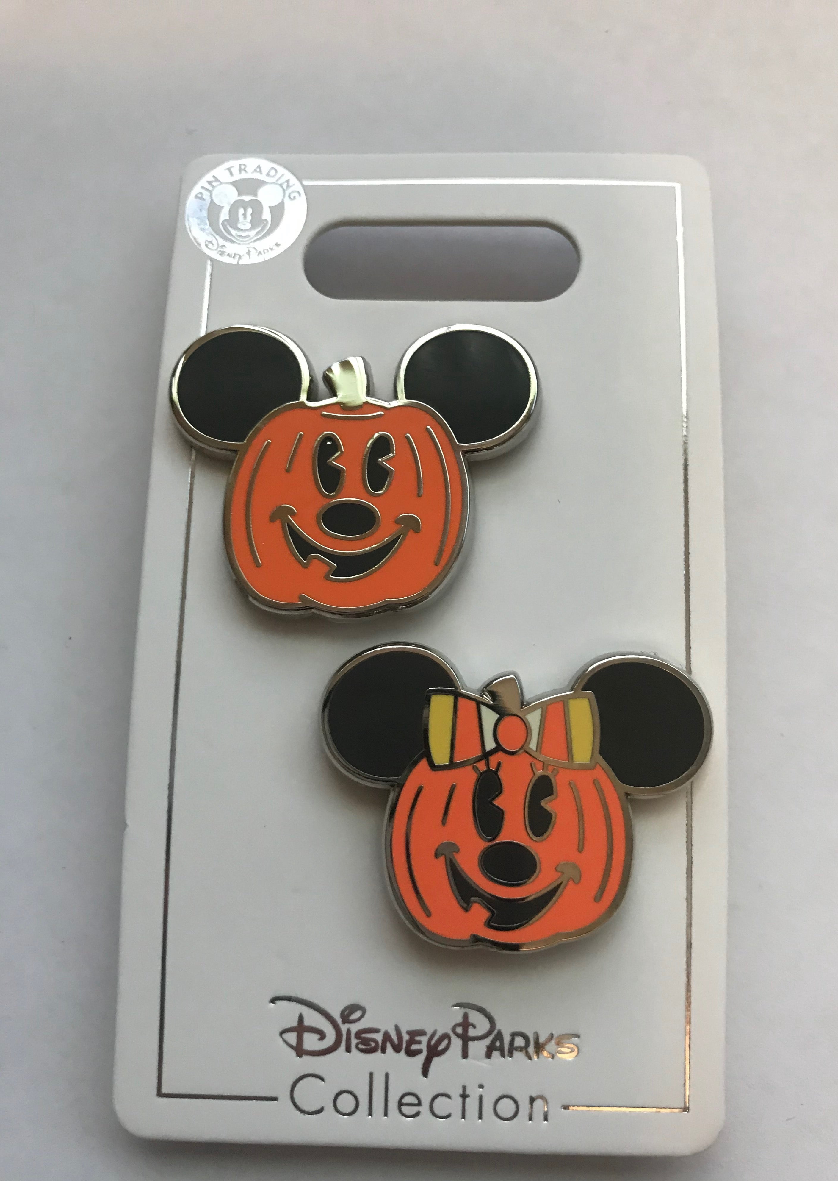 Disney Parks Halloween Mickey and Minnie Pumpkin Pin Set New with Card ...