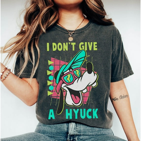 Disney Retro 90s Goofy Shirt, A Goofy Movie I Don't Give A Hyuck T-shirt, Comfort Colors Tee, Birthday Gift Shirts, Disneyland Family Trip, Navy Color, Size M
