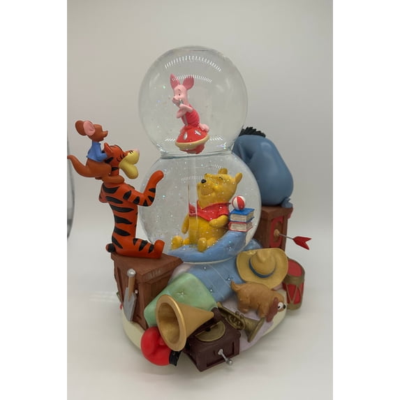 Disney Store Rare Christmas Winnie and Friends Play Room Musical Snowglobe New