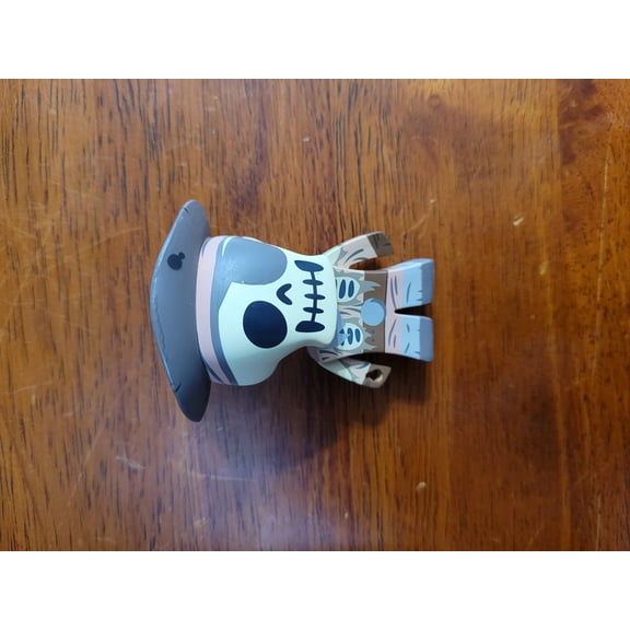 Disney Vinylmation Park Starz Series 2 Pirates of the Caribbean Pillager Figure