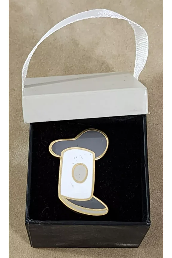 WDW Cat Member Exclusive Hat Box Steamboat Willie Pin Mickey Mouse