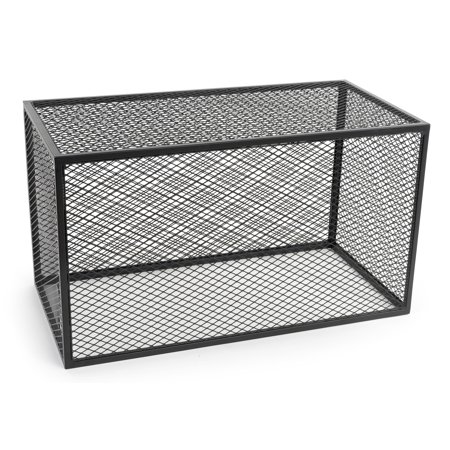 Displays2go Iron Retail Riser, 35" W x 18" D x 20" H, Iron Mesh - Black (SMMMRLG)