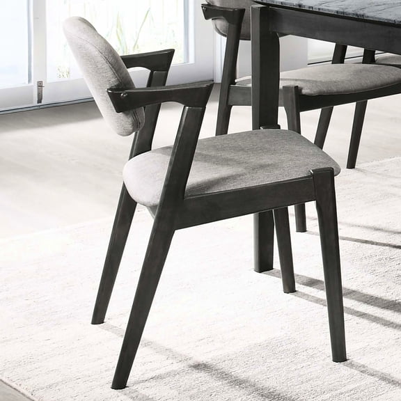 Distinct angular design / Suitable for home office breaks / Black frame against grey fabric