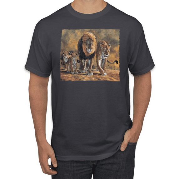 Distressed African Lion Family Desert Animal Lover Graphic T-Shirt