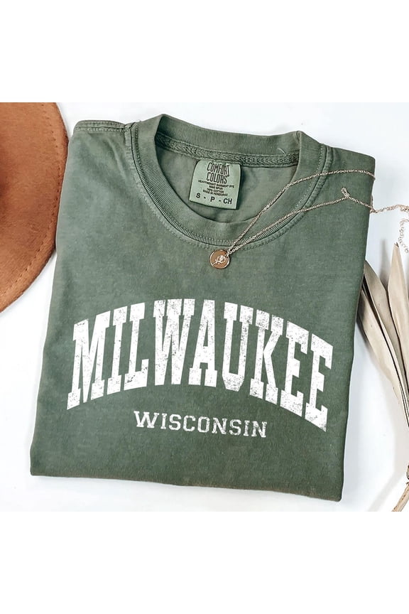 Distressed Milwaukee Wisconsin Retro College Style Souvenir T-Shirt