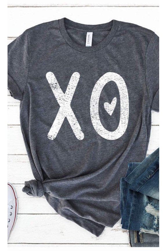 Distressed XOXO Heart Graphic Tee T-Shirt PLUS