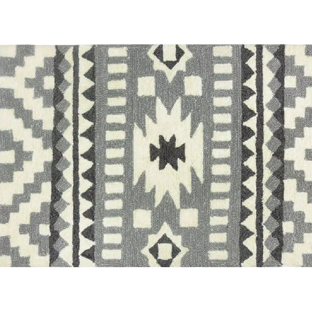 Diva At Home 22” x 34” Gray and White Southwestern Inspired Indoor/Outdoor Accent Rug