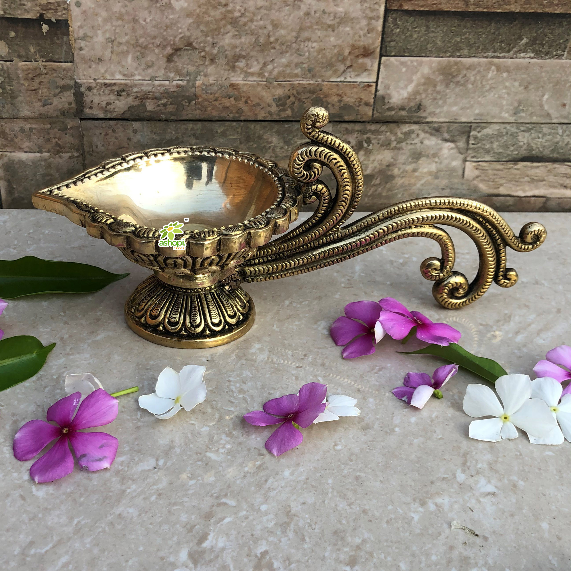 Diya with handle - Temple worship puja deepak - oil lamp By Ashopi Decor