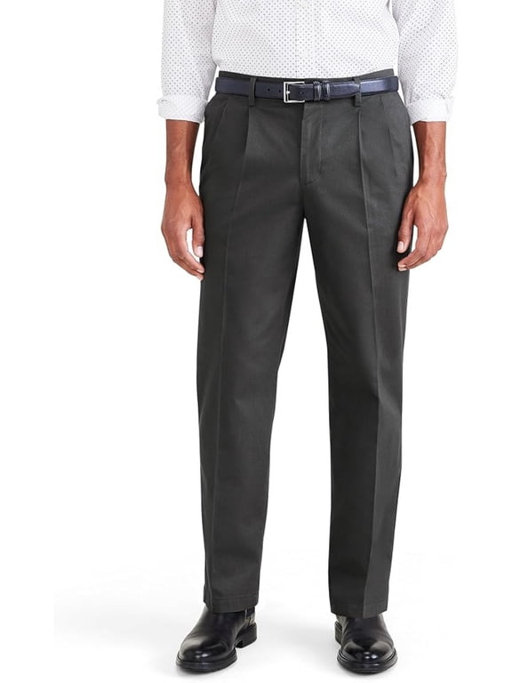 Men's Signature Khaki Classic Fit Iron Free with Stain Defender Pleated Steelhead Size 33x32