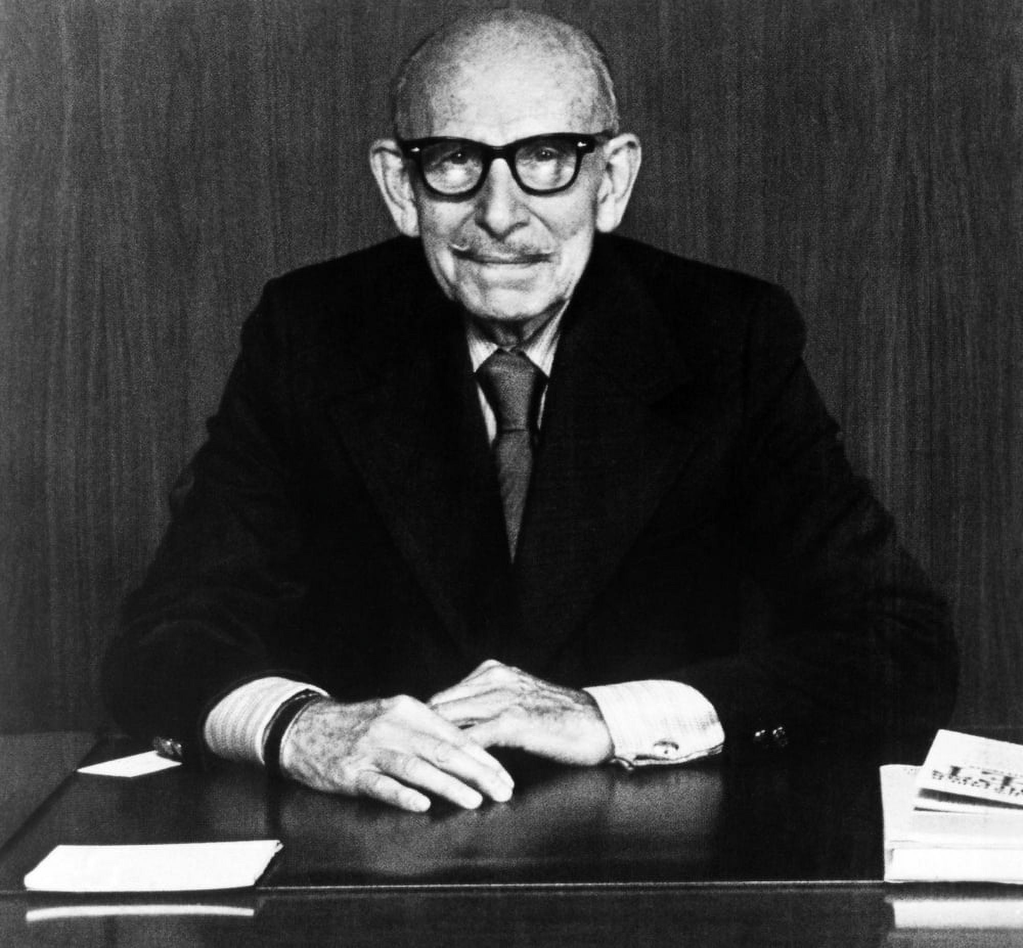 Doctor Irwin Maxwell Stillman (18961975) History (36 x 24)