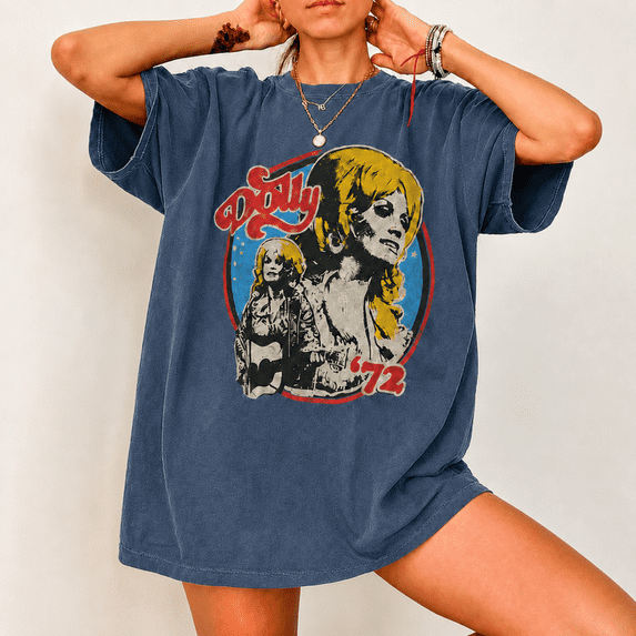 Dolly '72 Vintage Country Music Portrait Retro Graphic T-Shirt