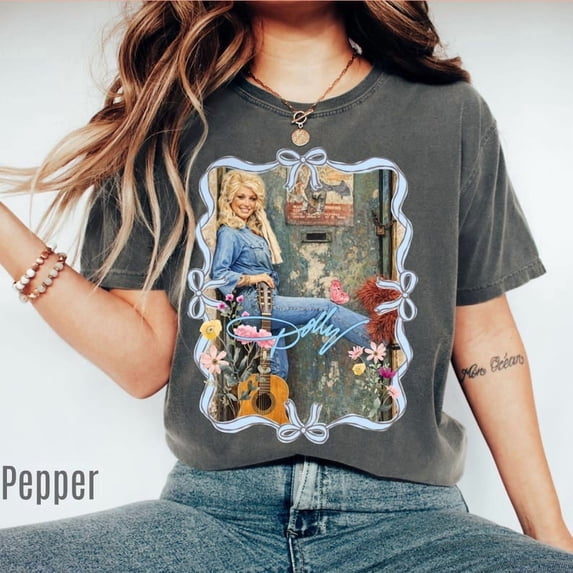 Dolly Country Music Memorial Vintage T-Shirt