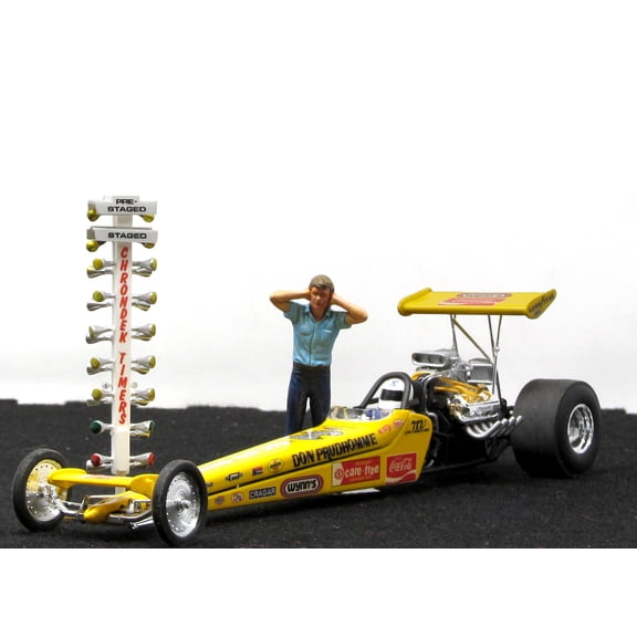 Don The Snake Prudhomme's Rear Engine Dragster with Christmas Tree Starting Light 1/24 Scale Model Kit