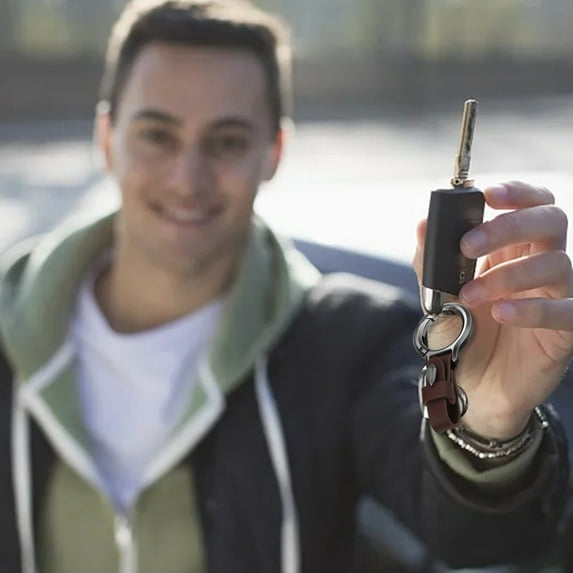 Dongrere Men's Keychain with Leather Strap Car Key Pendant & Waist Hook