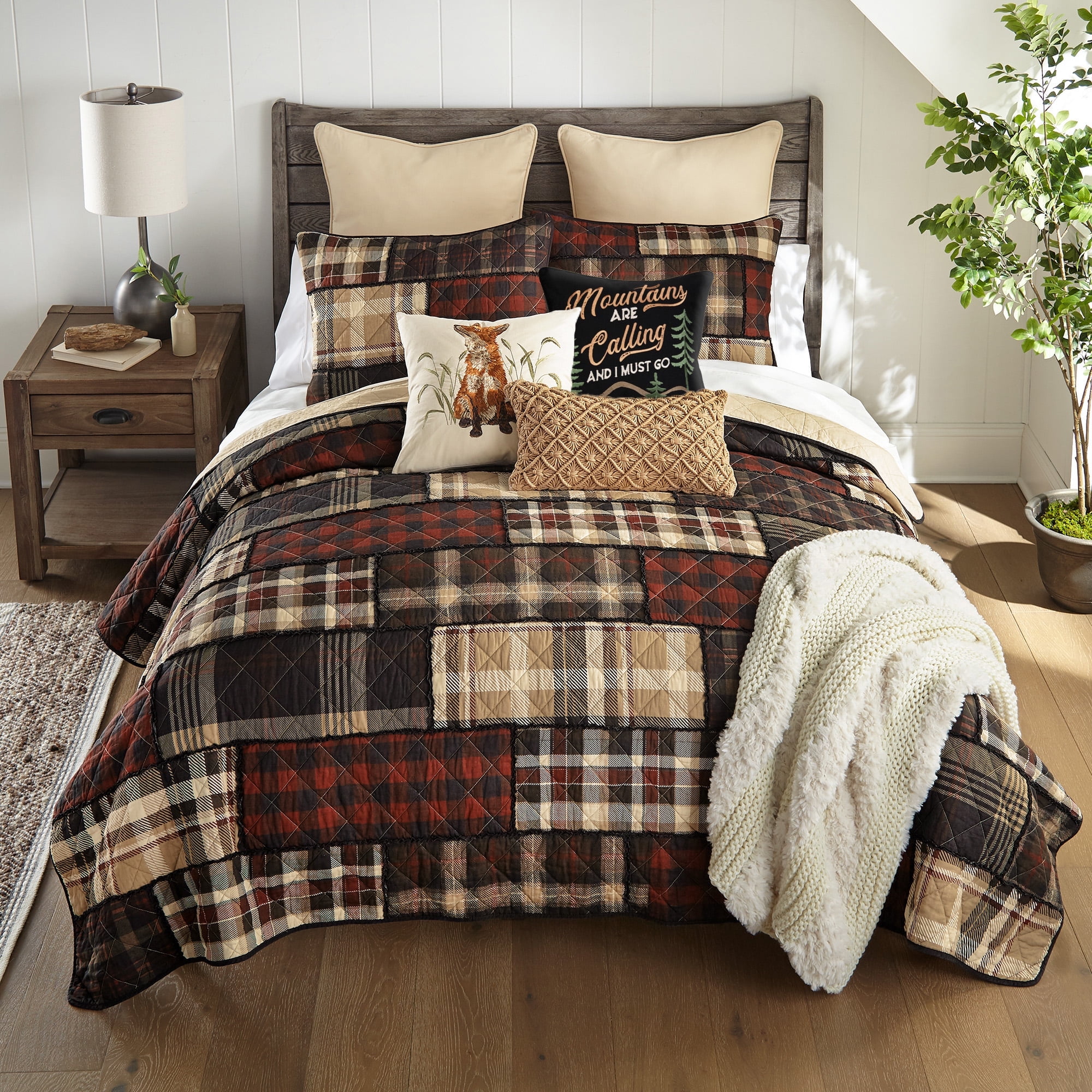 Donna Sharp Twin Black and Plaid Cotton Quilt Set