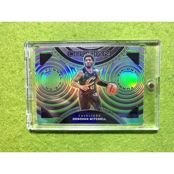 Donovan Mitchell Electric Etch GREEN PRIZM CARD # /25 SSP CAVS 2022 Obsidian SP