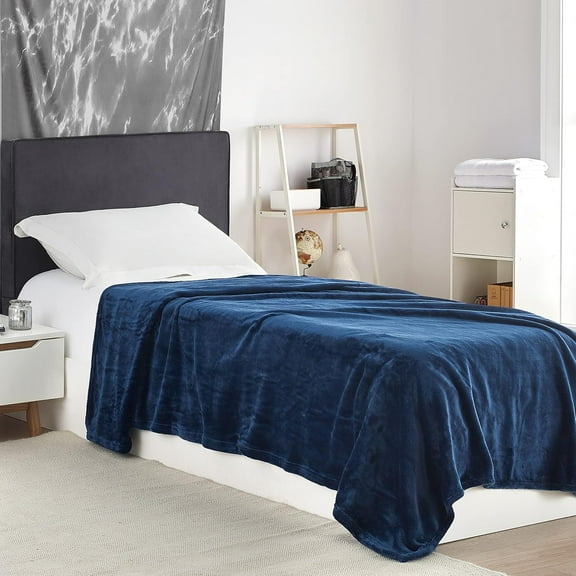 DormCo Me Sooo Comfy Blanket - Navy - Twin XL Blanket