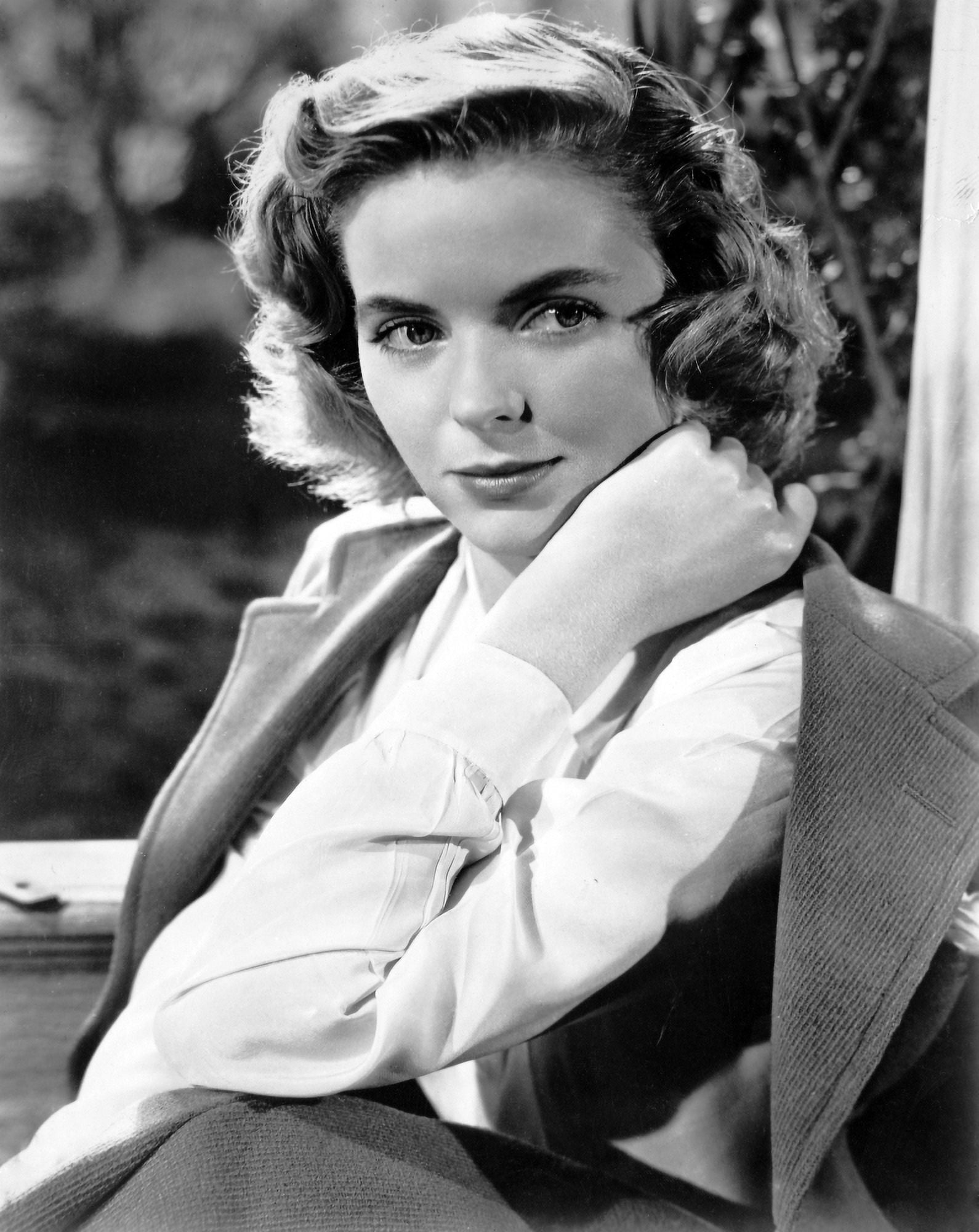 Dorothy Mcguire Canvas Art - (16 x 20)