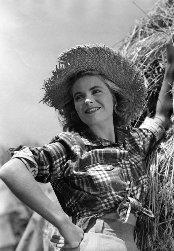 Dorothy Mcguire Canvas Art -  (16 x 20)