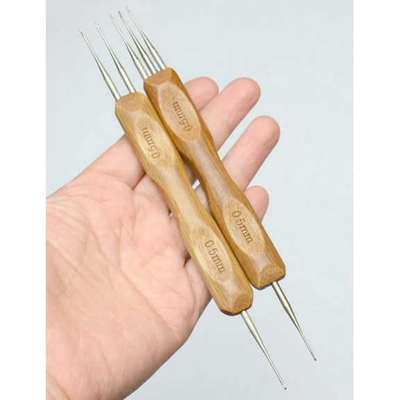 Double Ended Dreadlock Crochet Hook for Hair,0.5mm 2pcs/Set(1Hook,2Hook&1Hook,3Hook) Double End Dreads Crochet Needle with Bamboo Handle for Locs (0.5mm, 2pcs/set)
