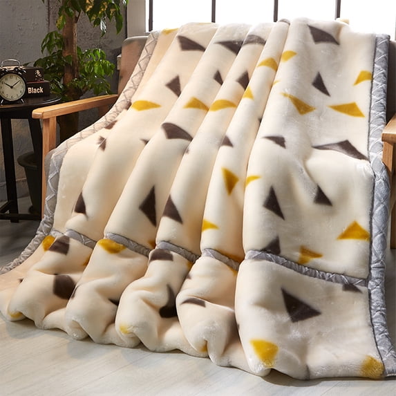 Double Layer Thick Raschel Blanket, Winter Warm Flannel Bed Blanket, Soft Anti-Static Plush Throw for Sofa Bedroom Living Room, Cozy Geometric Patterned Coverlet for Adults