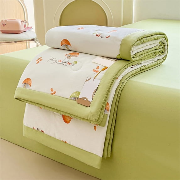 Double Layer Yarn Cooling Quilt Breathable Moisture Wicking Machine Washable Lightweight All Season Comfort