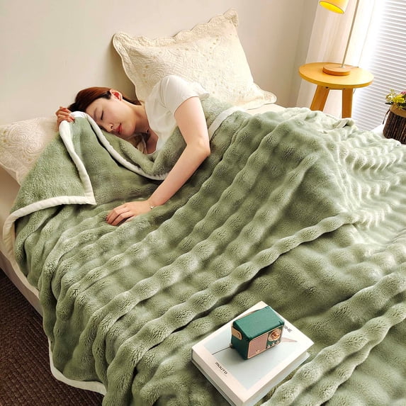 Double-Sided Flannel Fleece Blanket, 100x150cm Embroidered Knee Throw, Super Soft Office Blanket for Indoor/Outdoor Use, Machine Washable