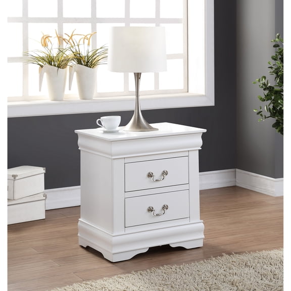 Dovetail construction drawers / Bedside organization ease / Refined nightstand look