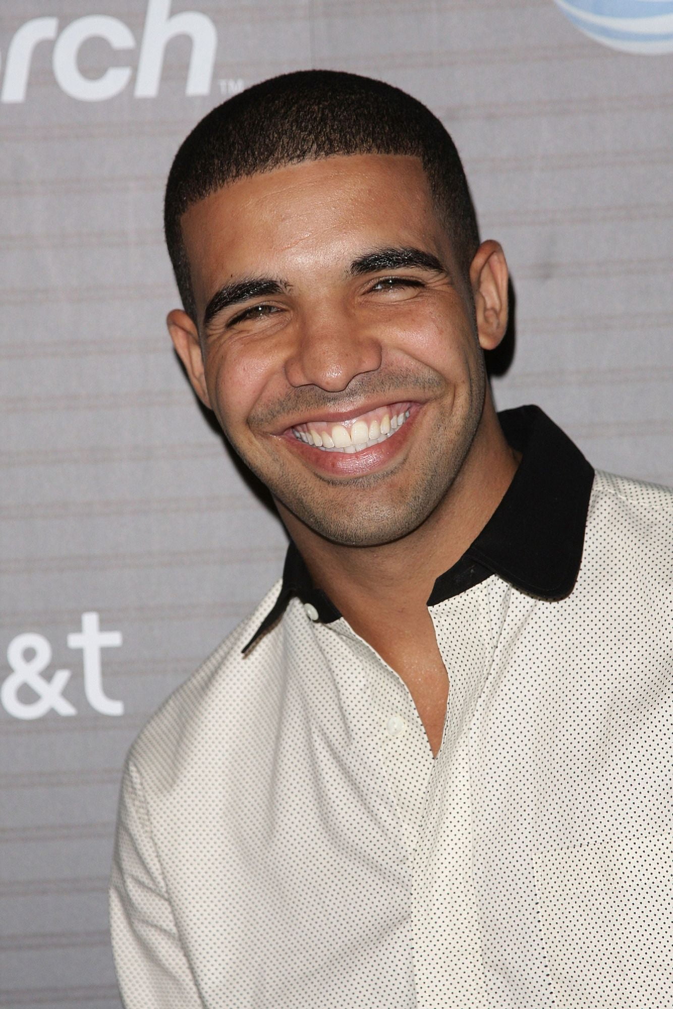 Drake At Arrivals For Blackberry Torch Launch Party Canvas Art - (16 x 20)