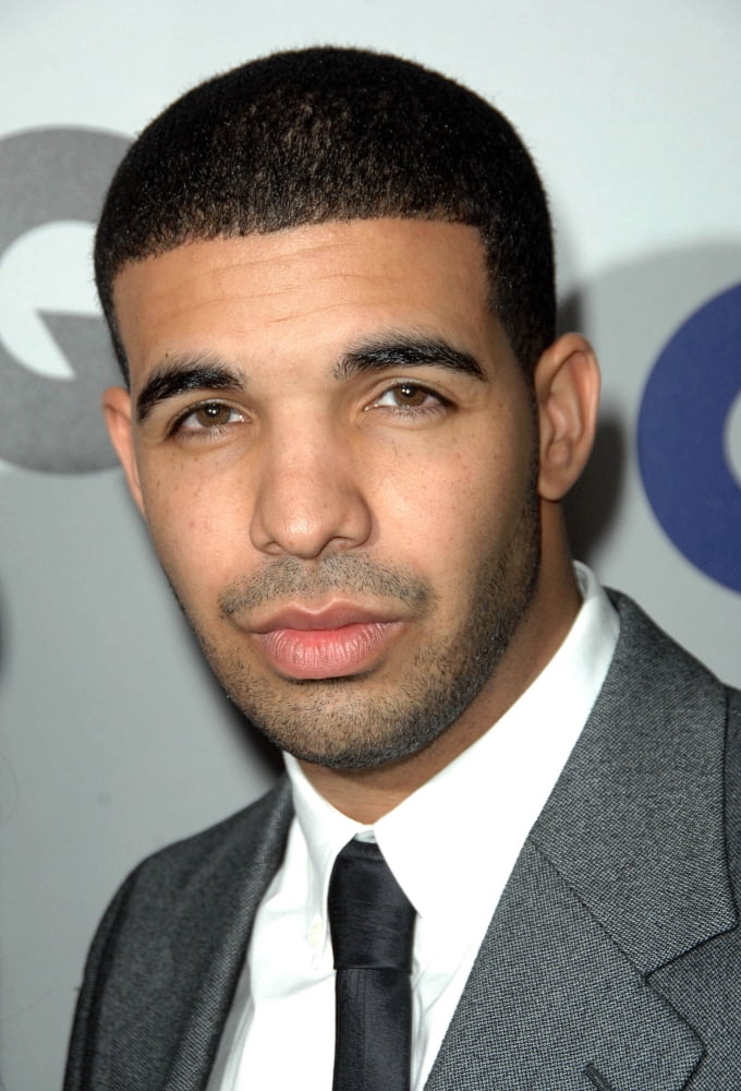 Drake At Arrivals For GentlemanS Quarterly Gq Men Of The Year Event Canvas Art - (16 x 20)
