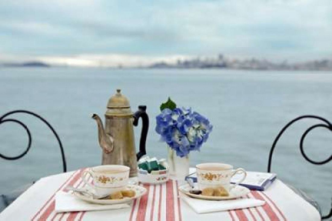 Dream Cafe Golden Gate Bridge - 67 Canvas Art - Alan Blaustein (12 x 18)