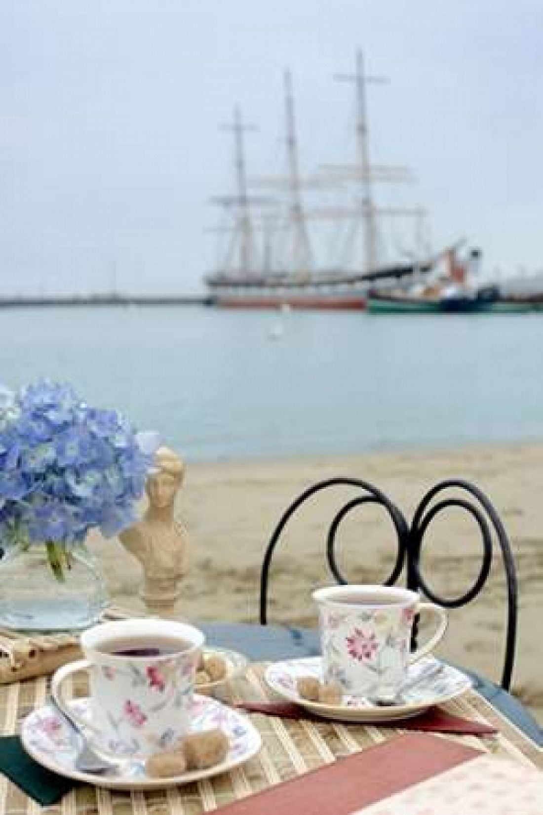 Dream Cafe Hyde St Pier - 30 Canvas Art - Alan Blaustein (24 x 36)
