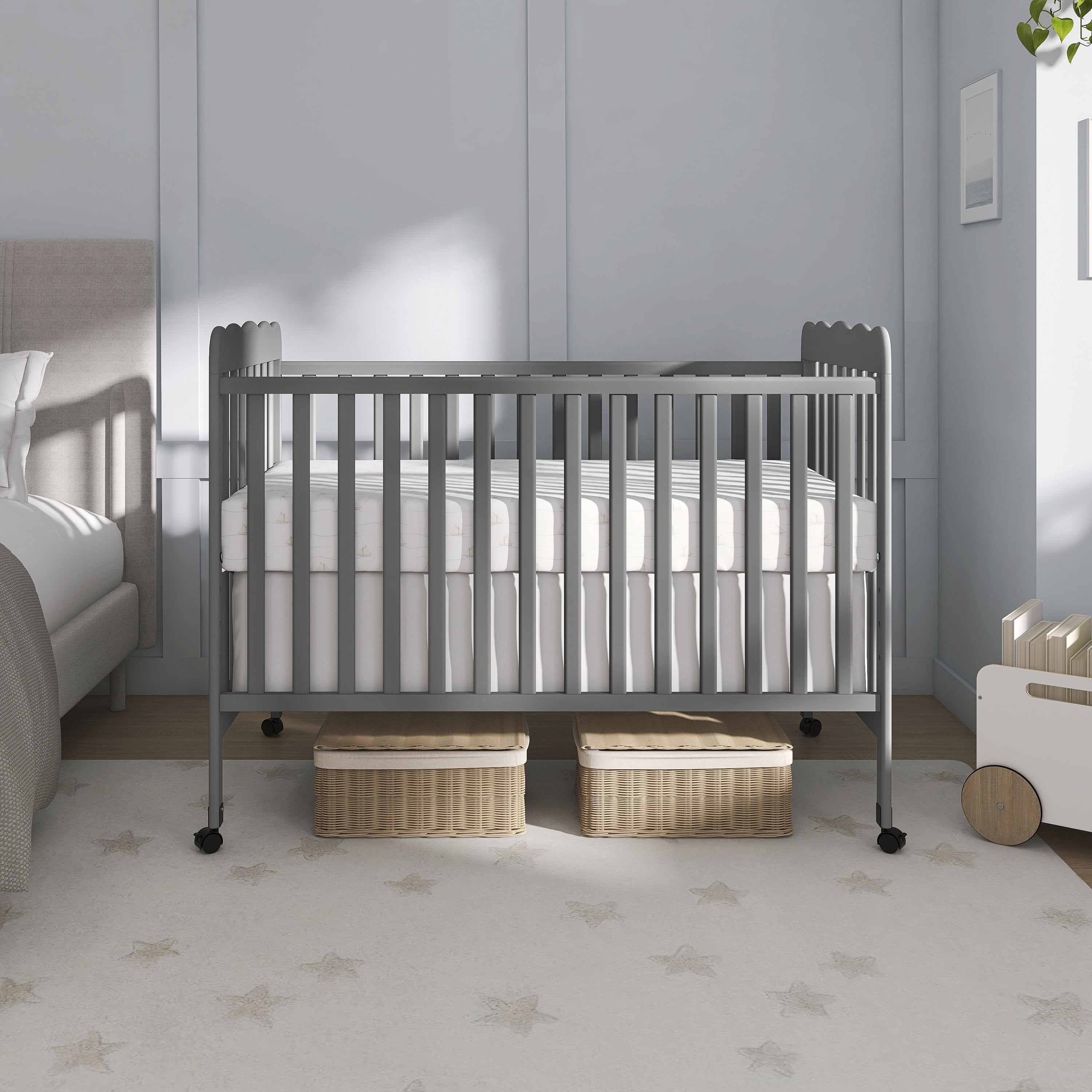 Dream On Me Carson Classic 3-in-1 Portable Crib in Steel Grey, Removable Wheels, Converts from Baby Crib to Toddler Bed, Day Bed and Kids Sofa, Three Adjustable Mattress Height Positions