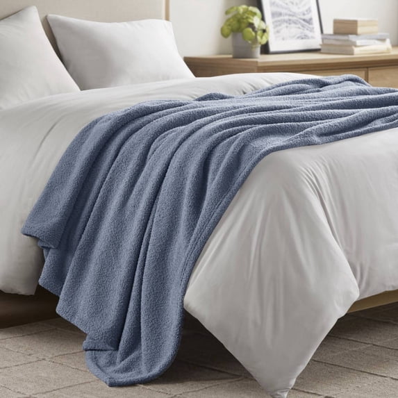 Dream Soft Blanket Full Queen Navy Blue 100 Polyester Feathersoft 90x90 Inch Soft Buttery Hand Feel Neutral Hue All Seasons Comfort Home Decor