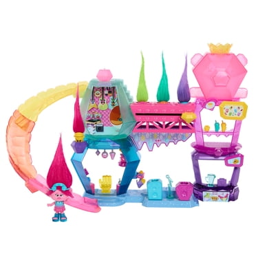 DreamWorks Trolls Band Together Mount Rageous Playset with Queen Poppy Small Doll & 25+ Accessories