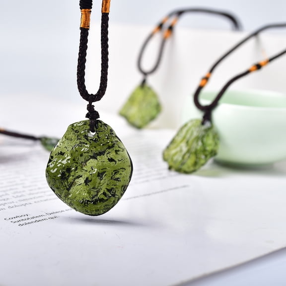 Dress Choice Moldavite Crystal Necklace for Women Men-Irregular Gemstone Pendant Adjustable Braided Rope Meteorite Necklace Healing Stone Pendant Daily Life Jewelry