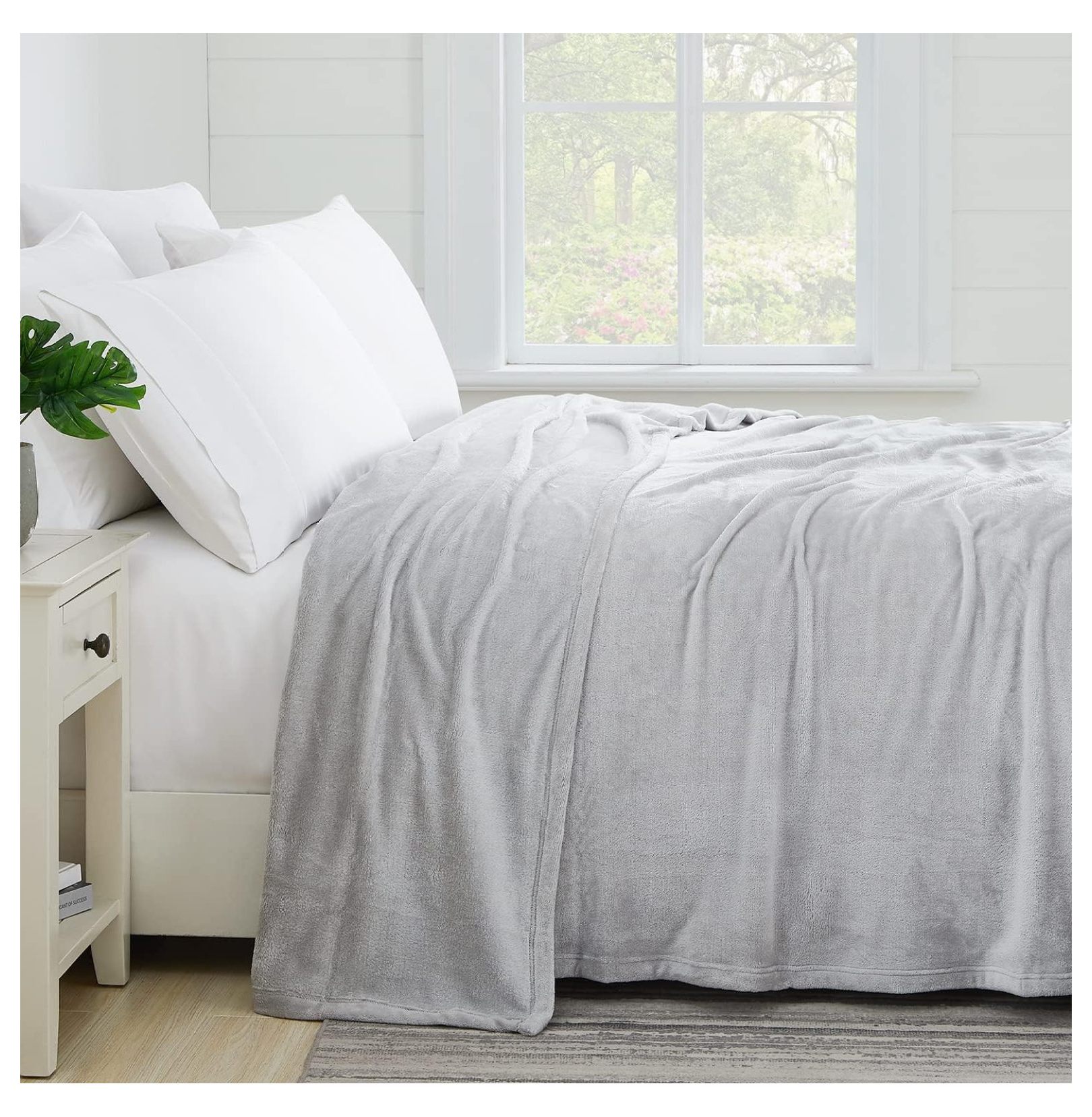 Drevy Oversized Flannel King Blankets, Warm Flannel Blanket, Soft and