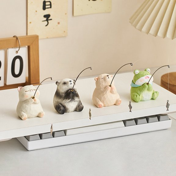 Dserhfy Bear Fishing Figurine Resin Animal Fishing Ornament Aquarium Car Dashboard Decoration Stress Relief Desk Office Decor