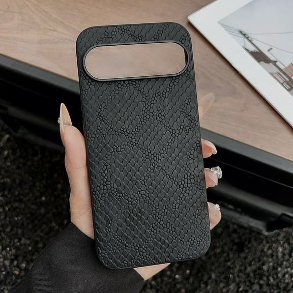 Dteck For Google Pixel 9 / 9 Pro Snakeskin Texture Back Cover Shock-Absorbent Lightweight Anti-Scratch Non-Slip PU Leather PC+TPU Protective Case Anti-Fingerprint Basic Phone Case, Black