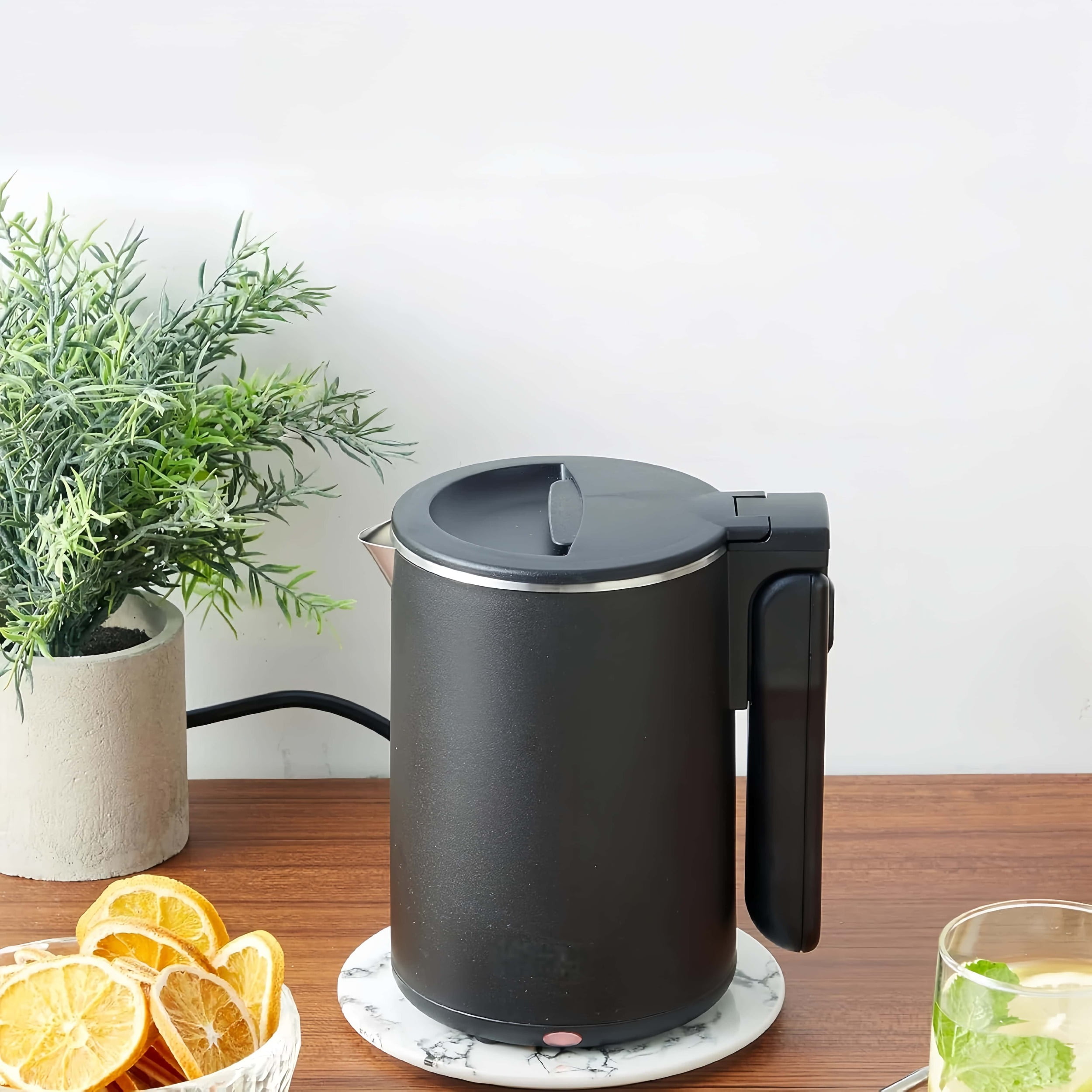 Dual-voltage Kettle, Double-layer Heat-insulating and Anti-scald Electric Kettle, 0.6-liter Capacity, Hinged Locking Kettle Lid, Dry-burn Protection, Suitable for Tea Parties and Dormitories.