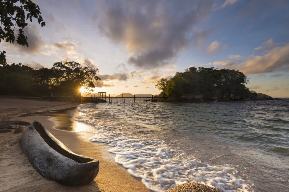 Dugout canoe on small beach on Mumbo Island Lake Malawi Malawi Canvas Art - Ian Cumming Design Pics (19 x 12)