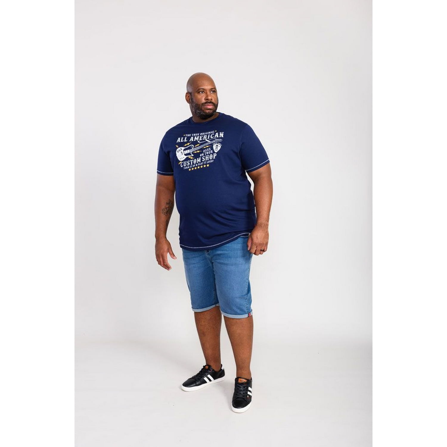 D555 Kingsize All American Guitar T Shirt for Men in Libya at LYD 383 Rating 5