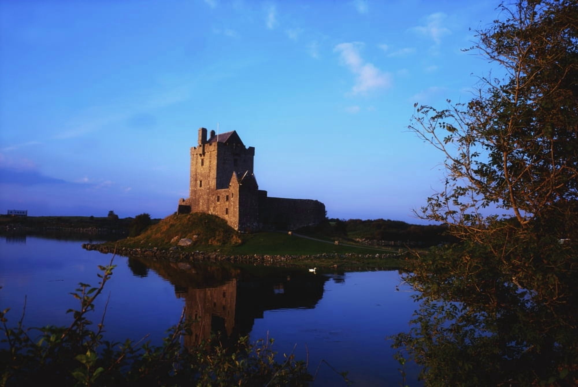 Dunguaire Castle Co Galway Ireland 16Th Century Tower House On Galway Bay Canvas Art - The Irish Image Collection Design Pics (18 x 12)
