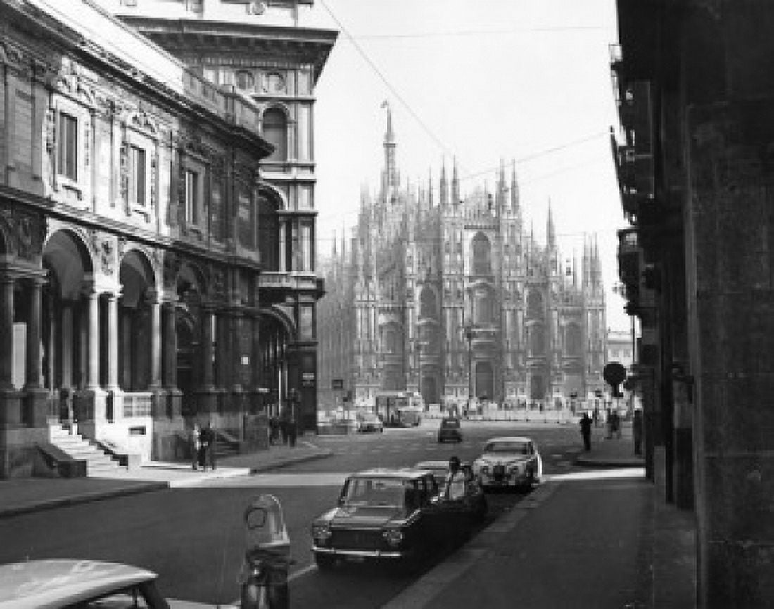 Duomo Milan Italy Canvas Art -  (18 x 24)