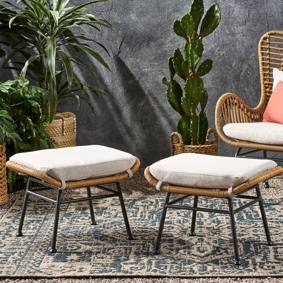 Durable Ottoman with Rattan Weaving / Ideal for Outdoor Use