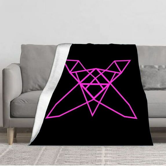 Durable Soft & Warm Flannel Blanket - Cozy Pink Geometric Design Perfect for Sofa Travel Bed & Chair - Stylish & Comfortable