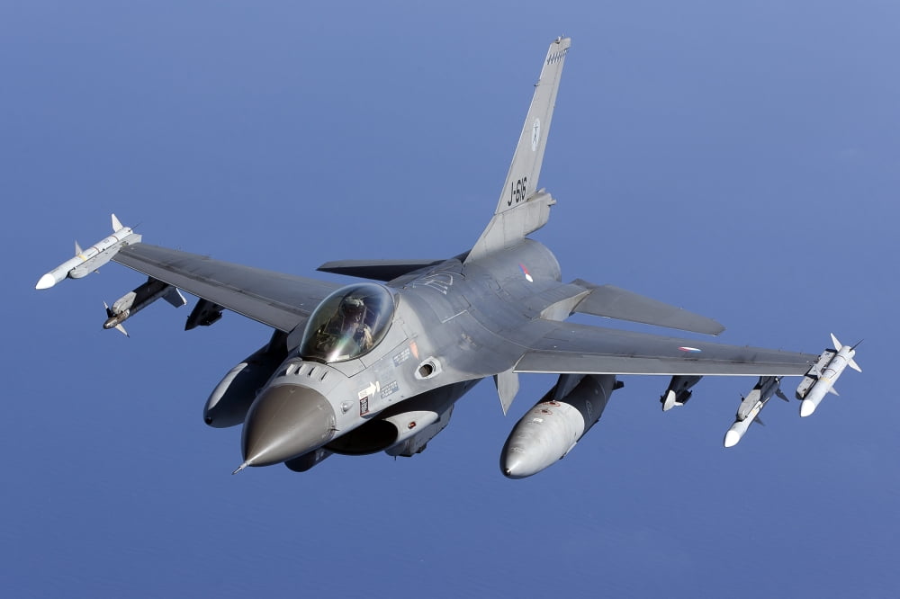 Dutch F-16AM during a combat air patrol sortie over the Mediterranean Sea Canvas Art - Gert KromhoutStocktrek Images (18 x 12)