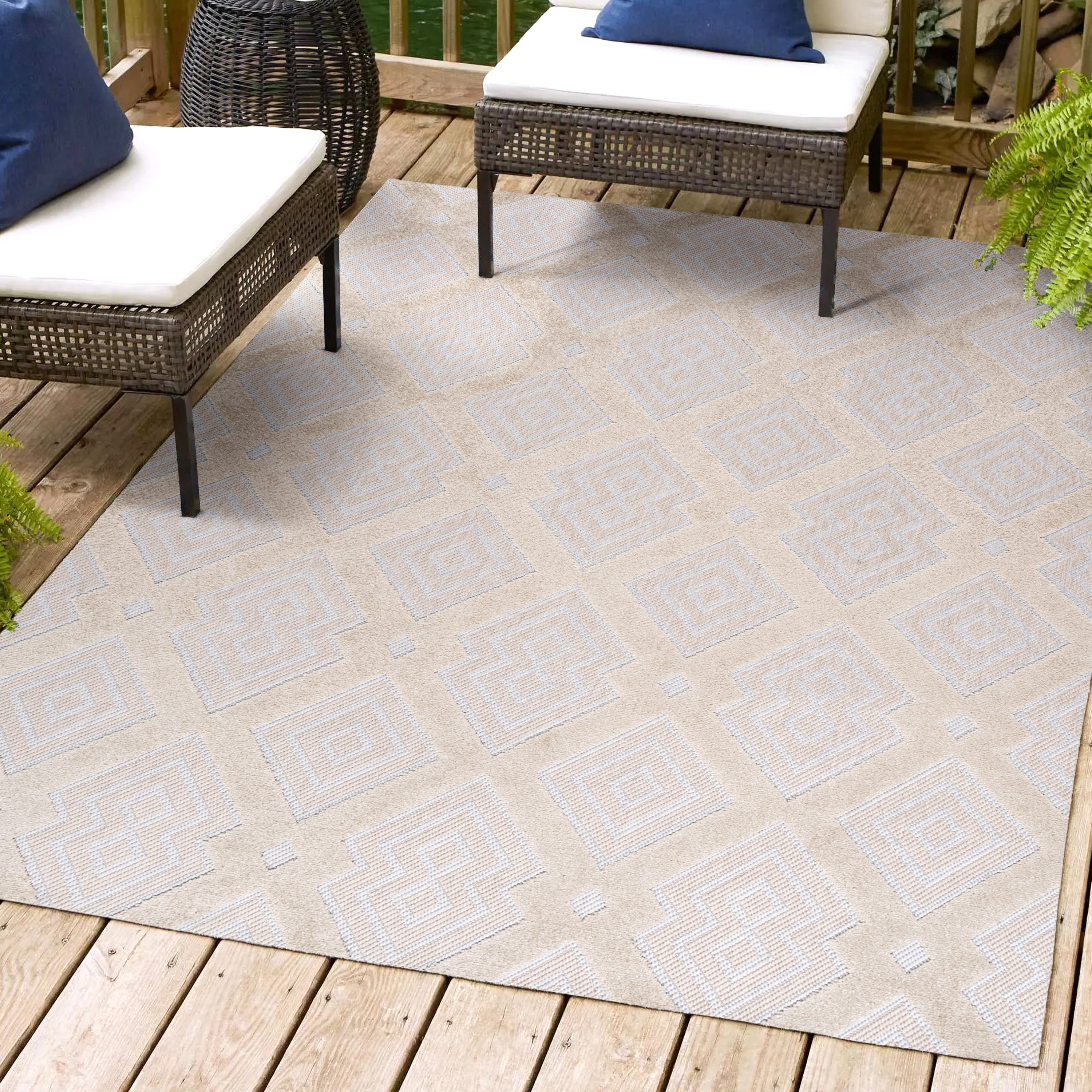 Gray Geometric Synthetic Reversible 5x8 Area Rug