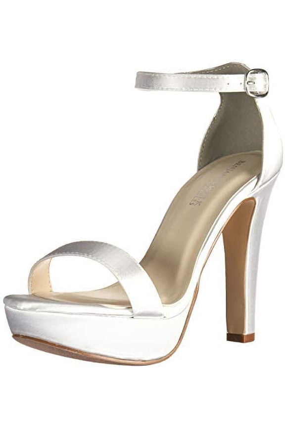 Mary White, Size: 11